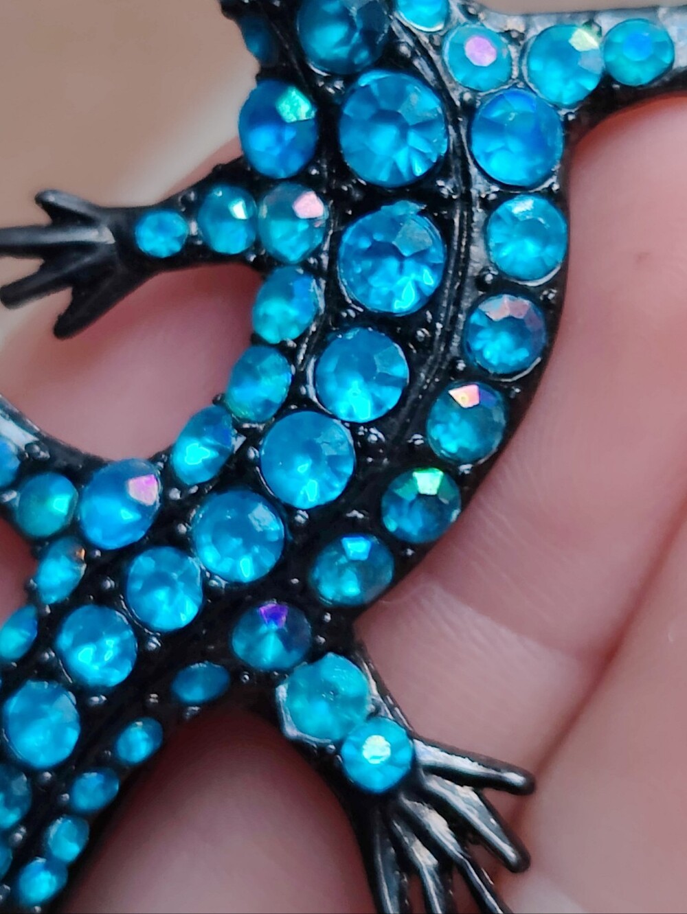 🦎 Large Blue Crystalnlizard Pin - Picture 2 of 3